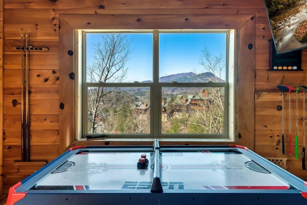 Cabin-N-Smokys! Indoor Resort Pool Views Hot Tub Game Room Sevierville Εξωτερικό φωτογραφία