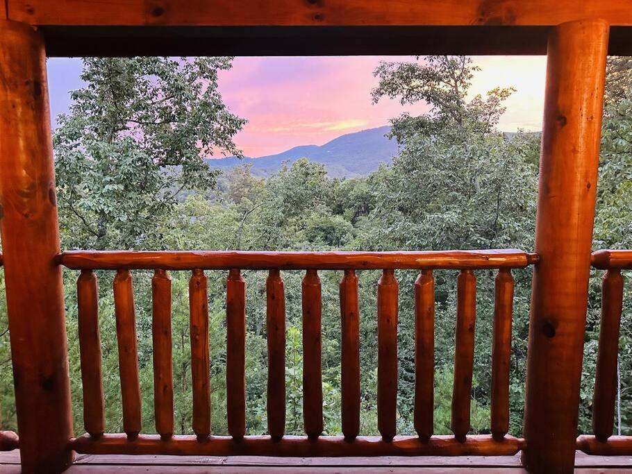 Cabin-N-Smokys! Indoor Resort Pool Views Hot Tub Game Room Sevierville Εξωτερικό φωτογραφία