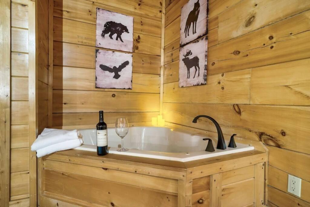 Cabin-N-Smokys! Indoor Resort Pool Views Hot Tub Game Room Sevierville Εξωτερικό φωτογραφία