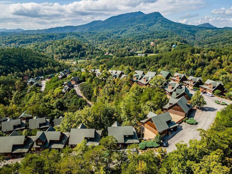 Cabin-N-Smokys! Indoor Resort Pool Views Hot Tub Game Room Sevierville Εξωτερικό φωτογραφία