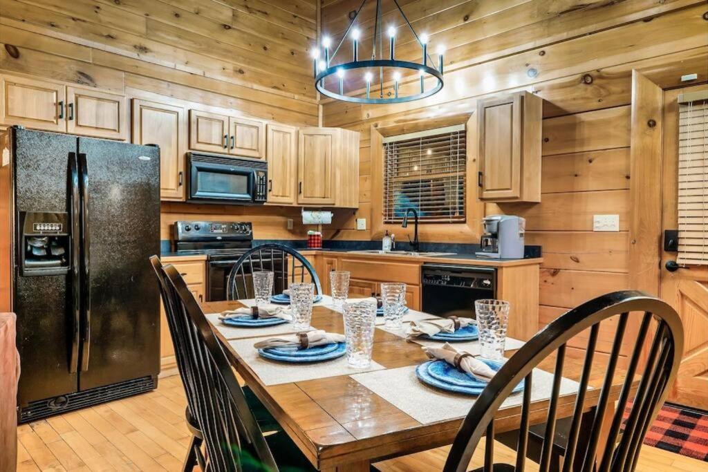 Cabin-N-Smokys! Indoor Resort Pool Views Hot Tub Game Room Sevierville Εξωτερικό φωτογραφία