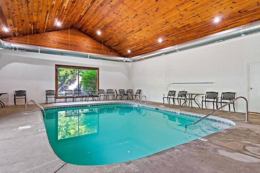 Cabin-N-Smokys! Indoor Resort Pool Views Hot Tub Game Room Sevierville Εξωτερικό φωτογραφία