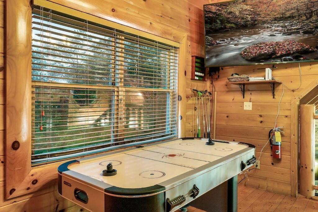 Cabin-N-Smokys! Indoor Resort Pool Views Hot Tub Game Room Sevierville Εξωτερικό φωτογραφία